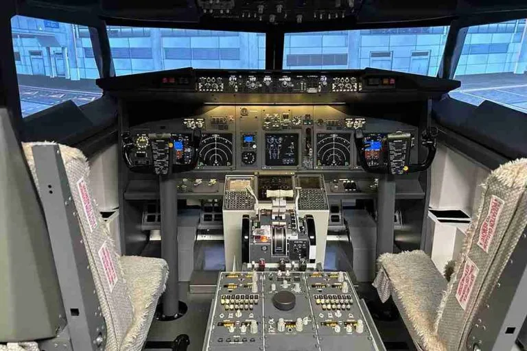 737-800 Jet Simulator